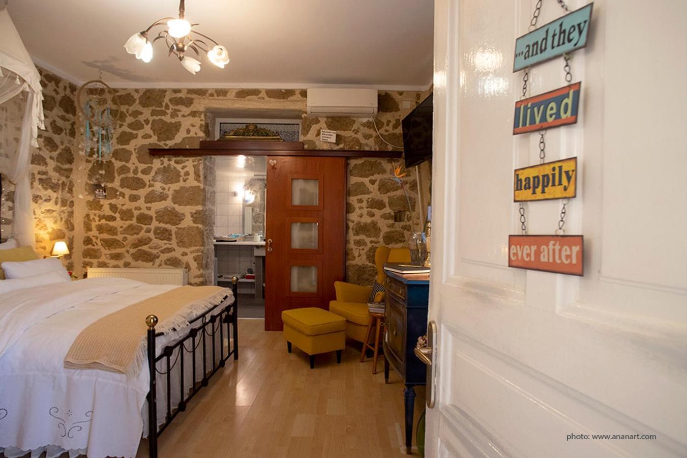 Stone Suite In The Center Of Corinth Kültér fotó