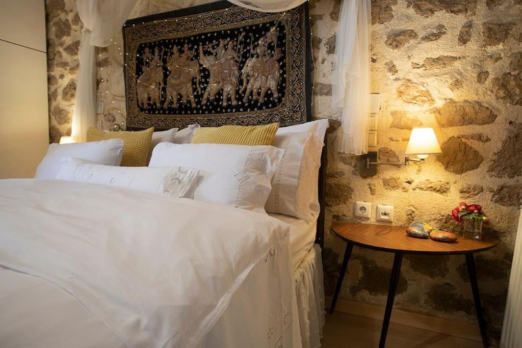 Stone Suite In The Center Of Corinth Kültér fotó